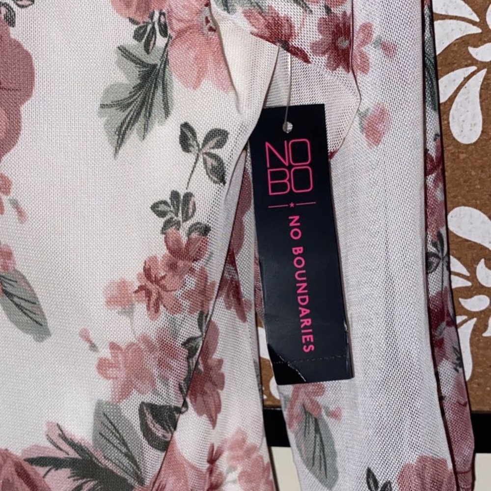 Floral Top - Picture 2 of 2